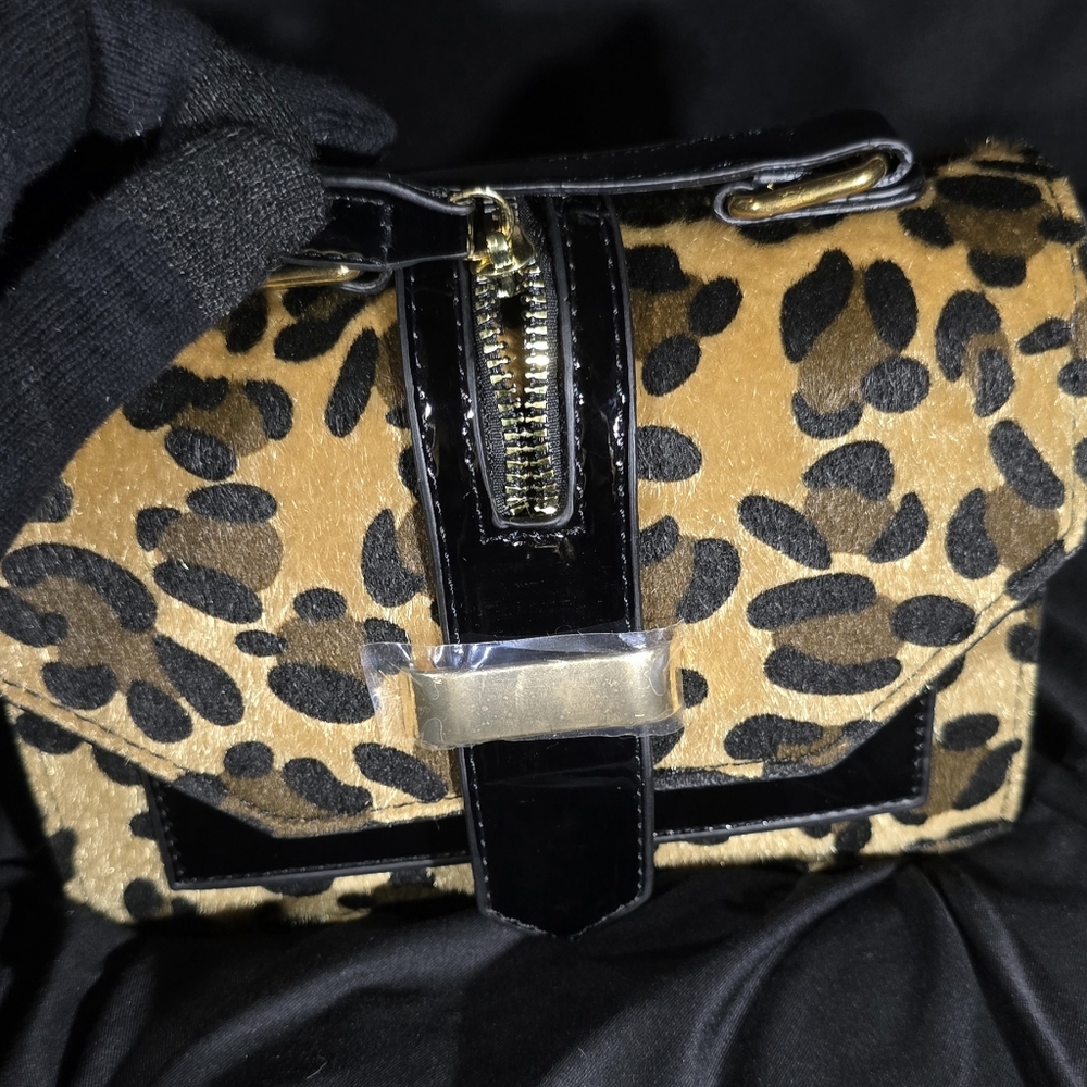 Leopard Print Handbag - Picture 4 of 16